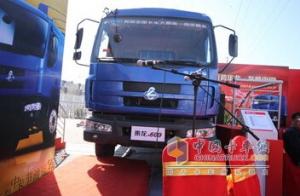 東風(fēng)柳汽 乘龍M31A 國四 6×2倉柵式載貨車