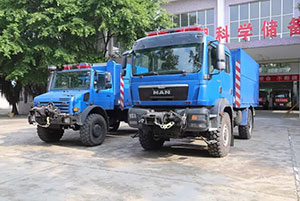 捕捉生命奇跡的尖刀利器 全地形地震救援車