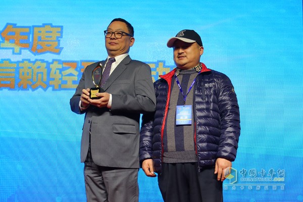 濰柴智慧動(dòng)力獲“2016年度中國(guó)卡車用戶最信賴發(fā)動(dòng)機(jī)”兩項(xiàng)大獎(jiǎng)