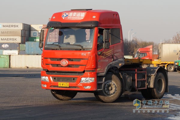 解放卡車(chē)