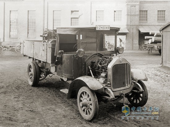 1924年，曼恩第一輛柴油直噴發(fā)動機卡車誕生