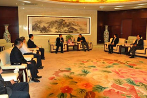 民生銀行濟(jì)南分行一行到訪中國(guó)重汽共商合作