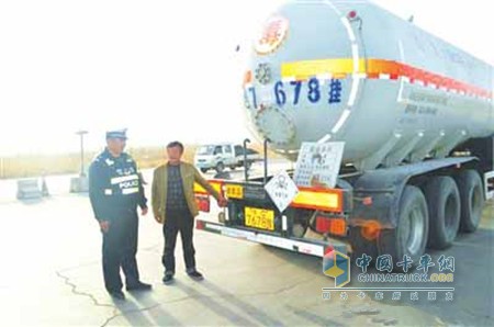 5月株洲交警集中整治?；愤\輸車輛