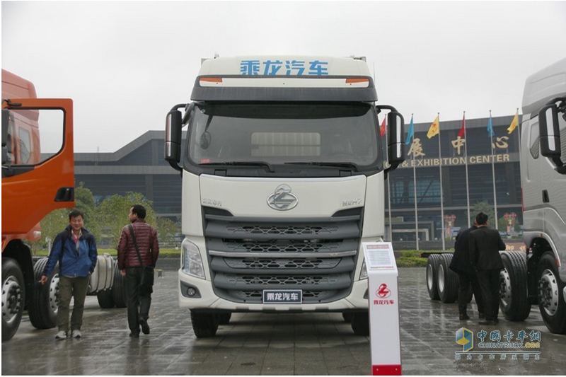 東風柳汽 乘龍H7 240馬力 6X2載貨車