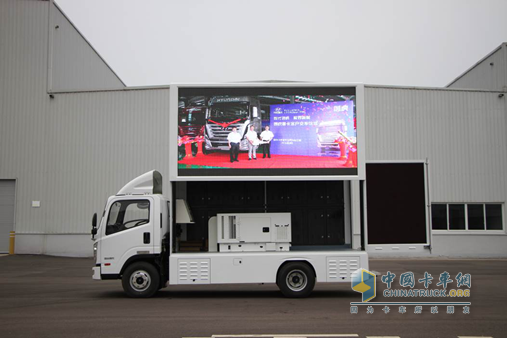四川現(xiàn)代瑞越LED宣傳車(chē)演示效果