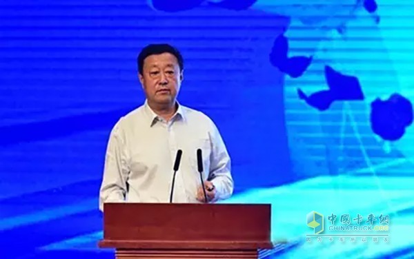 濰柴集團黨委書記、常務(wù)副總經(jīng)理徐宏發(fā)表講話