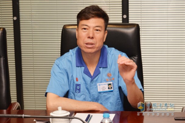 法士特集團(tuán)公司董事長嚴(yán)鑒鉑