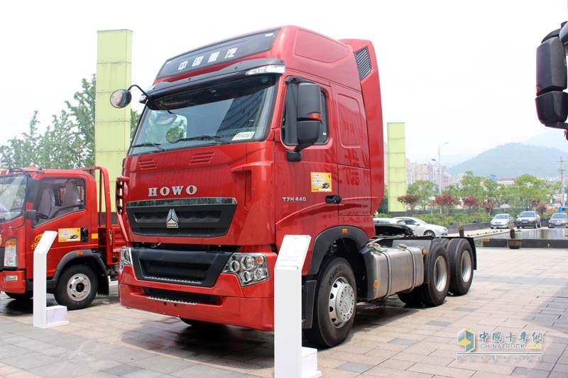 陜汽重卡 德龍新M3000 加強版 336馬力 4X2 國四牽引車(SX4186GN361)