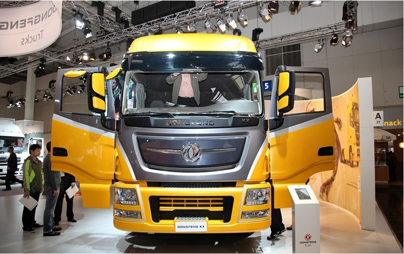東風商用車 天龍旗艦重卡 480馬力 6X4牽引車(DFH4250C)