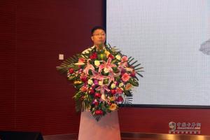 緊追新版GB1589 福田戴姆勒與中都物流簽訂千臺(tái)中置軸轎運(yùn)車(chē)