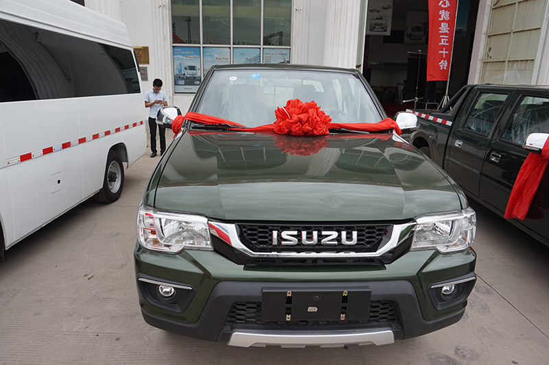 慶鈴五十鈴汽車(chē) TF140 新款皮卡四驅(qū)（4JB1CT發(fā)動(dòng)機(jī)） 98馬力