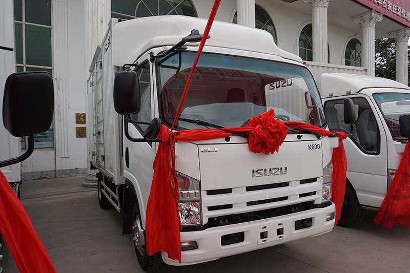 慶鈴五十鈴汽車 K600 三人座大容量廂車（貨箱長(zhǎng)4.97米） 120馬力