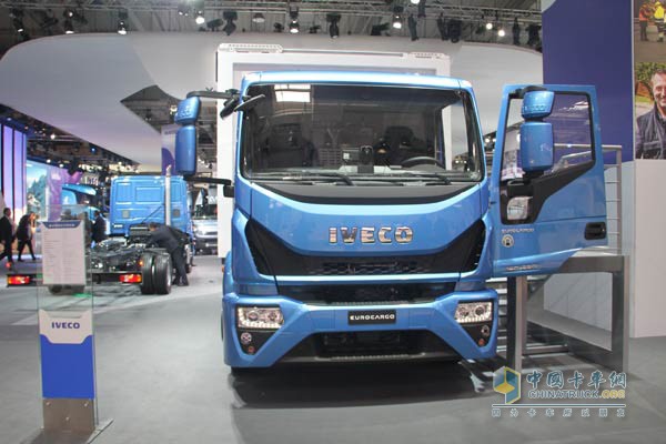 除這款Z TRUCK概念車，依維柯在車展上還展出多款車型，也是讓眾人們大飽眼福。其中包括：TCO2(全生命周期成本和二氧化碳減排)冠軍車型 、New Stralis車型、New Stralis XP車型、New Stralis NP(天然氣動(dòng)力)車型、New Daily Euro 6等。