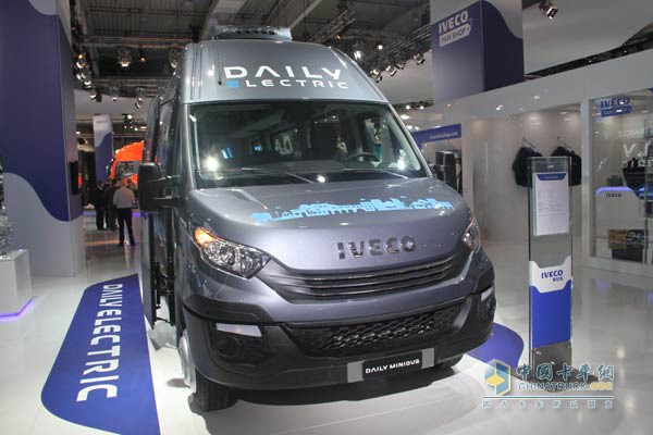 除這款Z TRUCK概念車，依維柯在車展上還展出多款車型，也是讓眾人們大飽眼福。其中包括：TCO2(全生命周期成本和二氧化碳減排)冠軍車型 、New Stralis車型、New Stralis XP車型、New Stralis NP(天然氣動(dòng)力)車型、New Daily Euro 6等。
