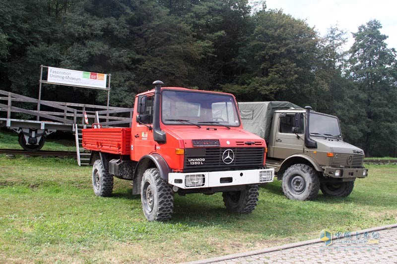 一汽解放 J6P重卡 標(biāo)載型 420馬力 6X2 國(guó)五牽引車(chē)(CA4250P66K24T3E5)