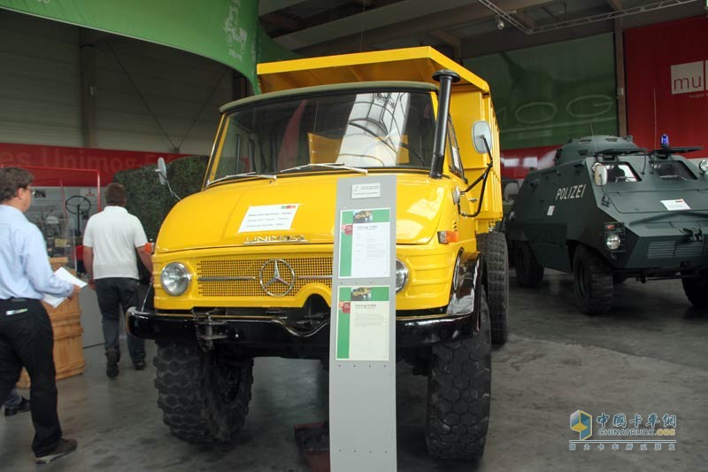 一汽解放 J6P重卡 標(biāo)載型 420馬力 6X2 國(guó)五牽引車(chē)(CA4250P66K24T3E5)