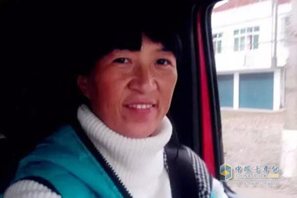 中國重汽曼技術(shù)節(jié)油實(shí)況挑戰(zhàn)賽給了我們太多驚喜，全新的挑戰(zhàn)模式，實(shí)況、實(shí)載，比賽環(huán)節(jié)設(shè)置真實(shí)，公平公正，即使比賽選手日常駕駛的車輛品牌不同，但仍能體會到緊張刺激的比賽樂趣;節(jié)油紀(jì)錄頻繁刷新，讓用戶見識到了T7H超強(qiáng)的節(jié)油能力，出色的產(chǎn)品加選手熟練的駕駛技巧跑出了無止境的紀(jì)錄。