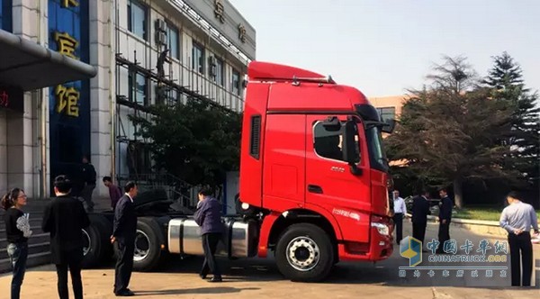 以“高效至上 價值為先”為主題的北奔重卡集約客戶推介會暨試乘試駕體驗活動在山東煙臺如期舉辦。