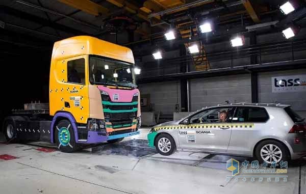 新一代斯堪尼亞卡車歷經(jīng)5年高級碰撞試驗(yàn)