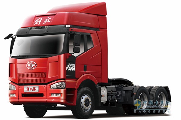 解放J6P 9L發(fā)動機(jī)350馬力6X4輕量化牽引車