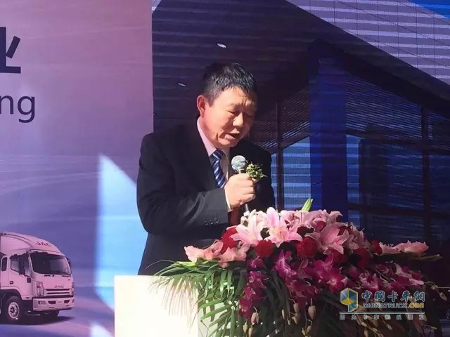 開業(yè)儀式開始，蘇州宏杰董事長陸立銓發(fā)表歡迎致辭