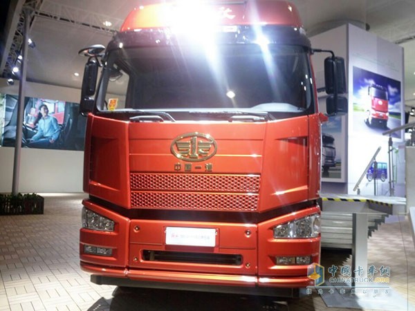 解放J6P6×4國五領航版牽引車