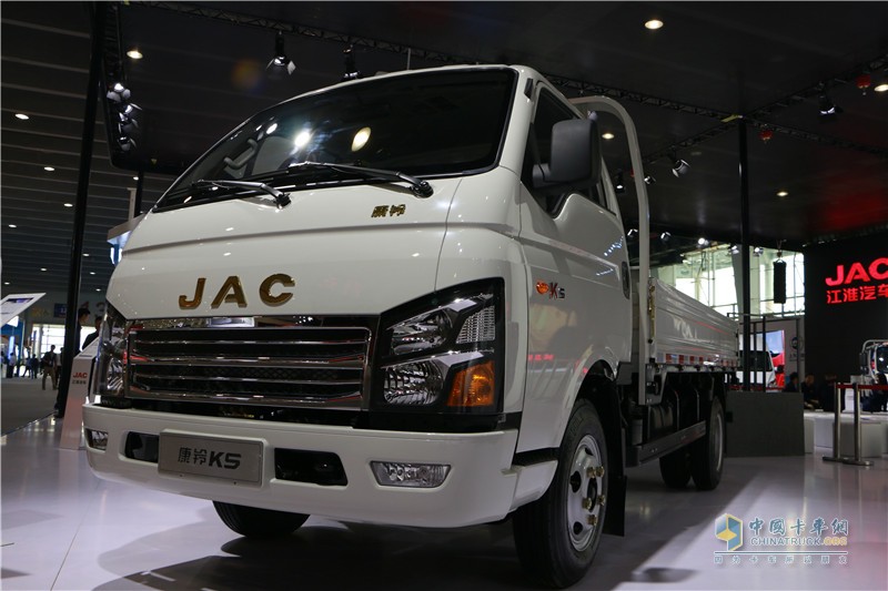 2016廣州商用車展 江淮“三鈴”實(shí)現(xiàn)品牌躍升