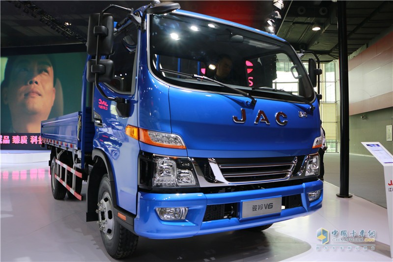 2016廣州商用車展 江淮“三鈴”實(shí)現(xiàn)品牌躍升