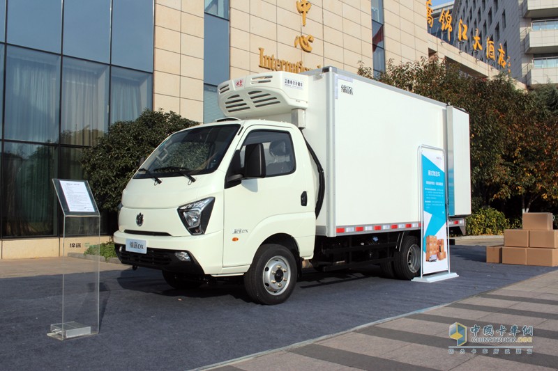 一汽解放 J6P重卡 質惠版 420馬力 6X4 牽引車(CA4250P66K24T1A1HE4)