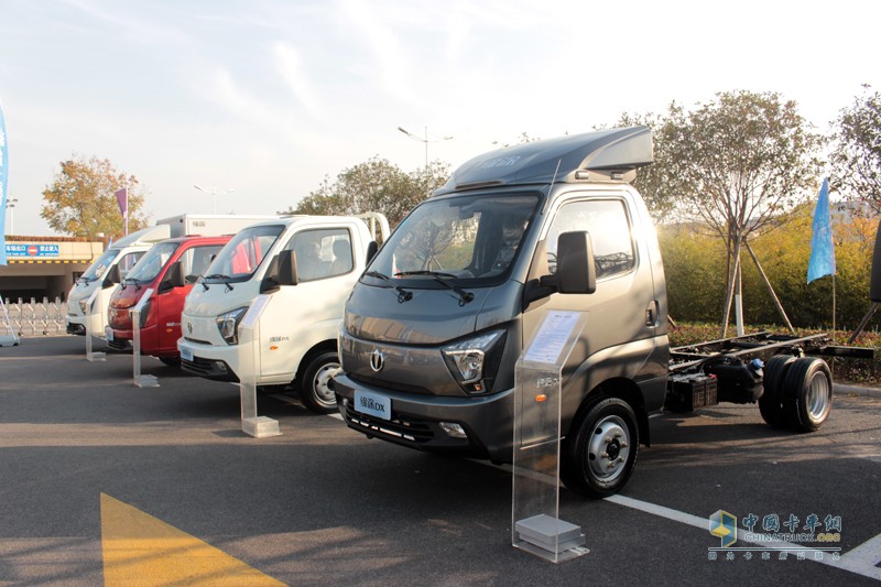 一汽解放 J6P重卡 質惠版 420馬力 6X4 牽引車(CA4250P66K24T1A1HE4)