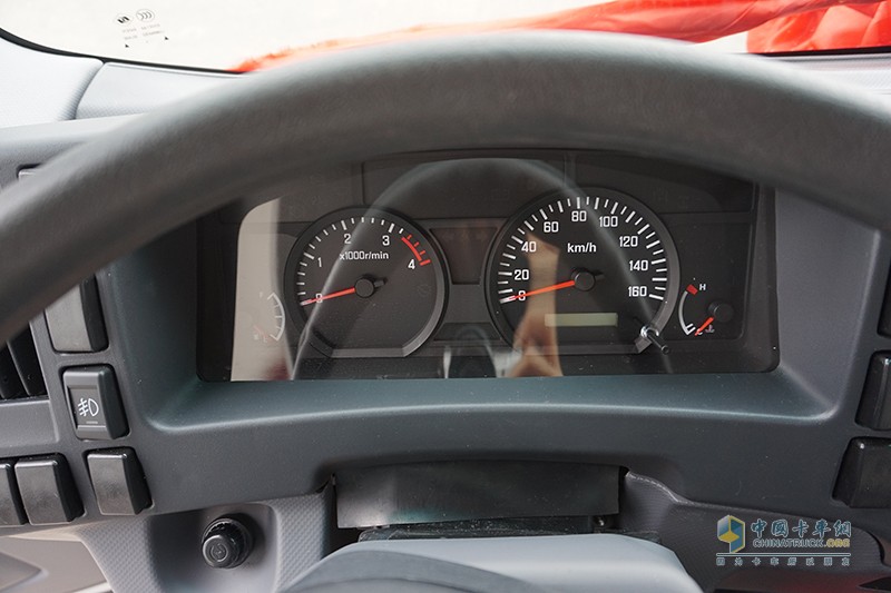 慶鈴五十鈴汽車 700P 氣剎（油剎）5200mm軸距