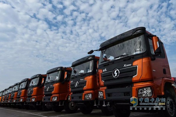 陜汽新M3000 6×4煤炭運(yùn)輸牽引車