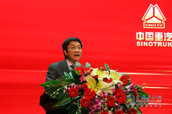 中國重汽集團(tuán)總裁蔡東