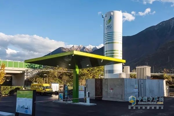 依維柯、Maganetti和 Levissima-Sanpellegrino 在格拉拉里奧 (Como) 開(kāi)設(shè)一家 LNG-CNG 加氣站