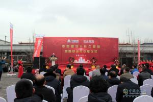 強強聯(lián)手 中國重汽50臺豪翰轎運車交付長久物流
