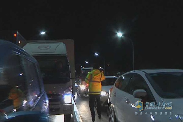煙臺嚴(yán)查超載等違法行為