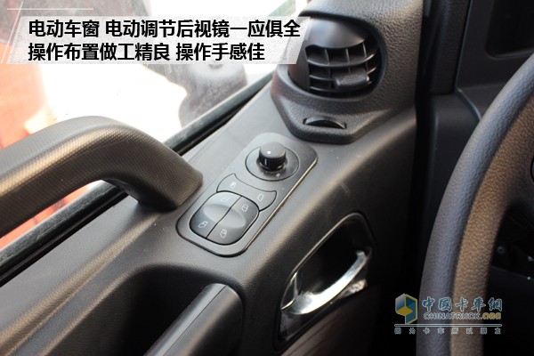 聯(lián)合卡車(chē)U400 6X4?；窢恳?chē)