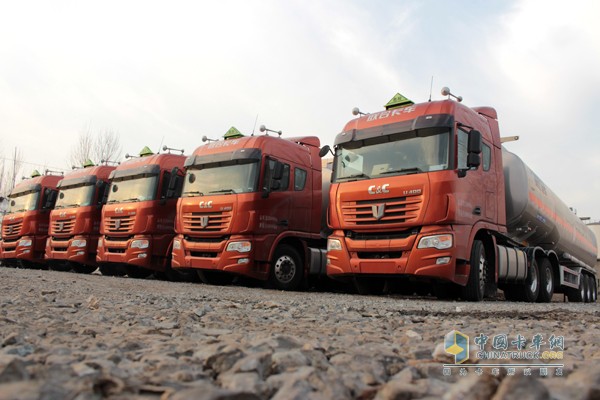 聯(lián)合卡車U380 6X4牽引車贏得?；愤\輸信賴