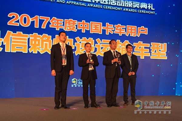 上汽依維柯紅巖杰獅C500 450馬力6×4牽引車成為用戶最信賴的快遞運輸車