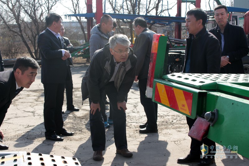  主攻中置軸轎運(yùn)車 一汽解放與天津勞爾簽署戰(zhàn)略合作