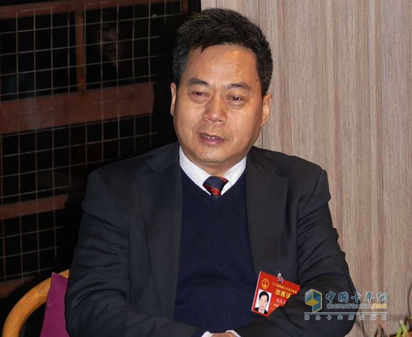全國(guó)人大代表、華菱星馬汽車(集團(tuán))股份有限公司董事長(zhǎng)劉漢如