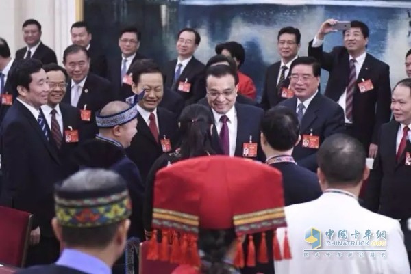 李克強總理來到十二屆全國人大五次會議廣西代表團