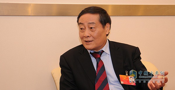 全國人大代表、杭州娃哈哈集團(tuán)有限公司董事長兼總經(jīng)理宗慶后