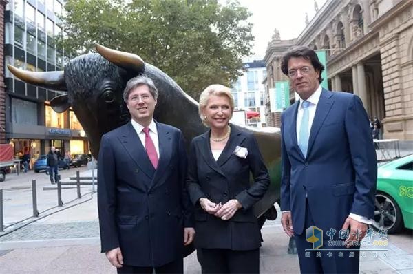 舍弗勒集團(tuán)核心人物(從左往右)：Georg F. W. Schaeffler，Maria-Elisabeth Schaeffler-Thumann 和 Klaus Rosenfeld