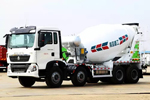 中國(guó)重汽青島重工推出無(wú)副架輕量化攪拌車(chē)