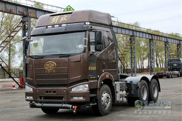 一汽解放J6P領航版?；愤\輸車