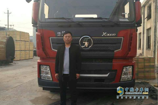 王振朋信賴(lài)德龍X3000黃金版軍車(chē)品質(zhì)