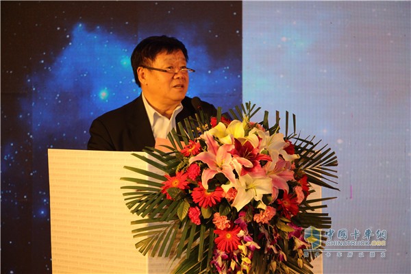 中國內燃機工業(yè)協(xié)會常務副理事長兼秘書長邢敏