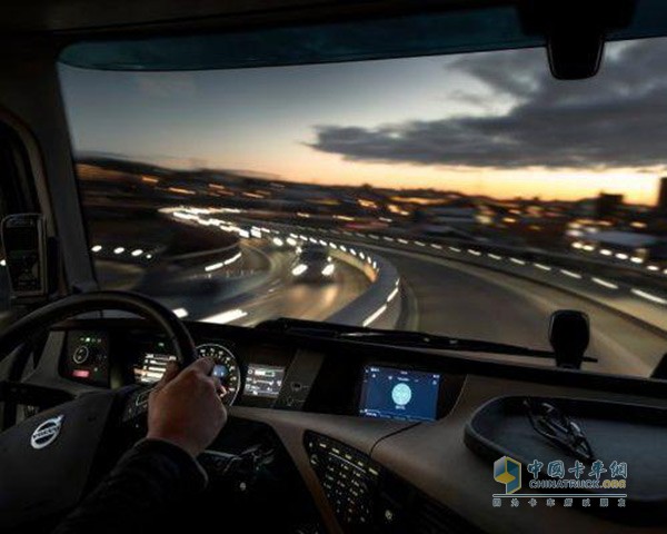沃爾沃卡車(chē)發(fā)布全新數(shù)字化座艙