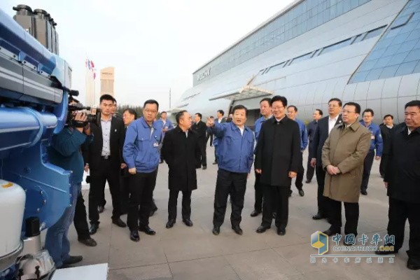 中共中央政治局委員、中央黨的建設工作領導小組副組長張春賢到濰柴視察